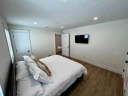Apt 201 · Hudson Valley Luxury Apartment! - Image 2