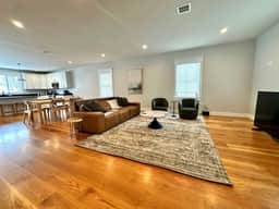 Modern Home, 5BR, 4.5 bath, King Beds, 2 Kitchens - Image 3