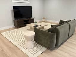 Montgomery Village Center King Bed Ground Floor - Image 5
