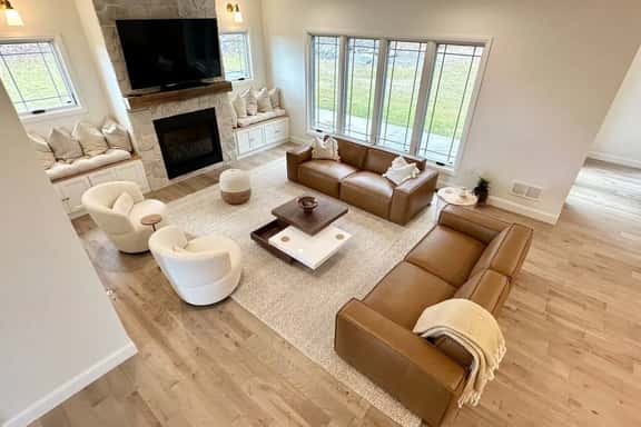 New Farmhouse-Hot Tub, King Beds, Golf Sim, Game Room & View - Image 1