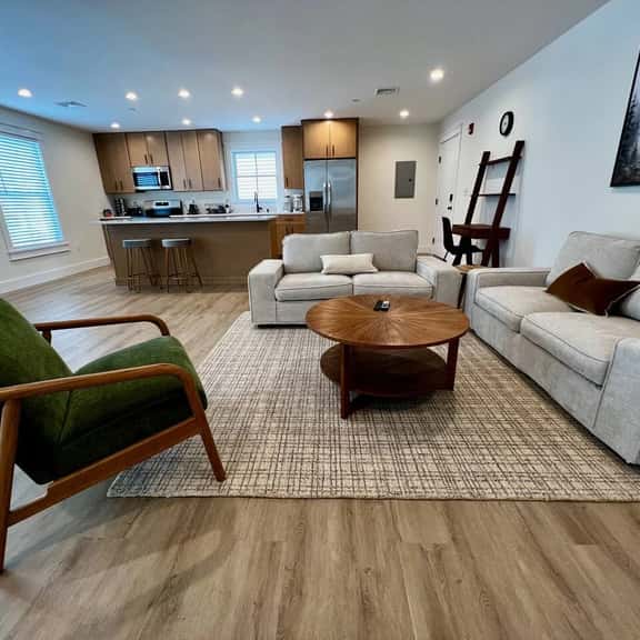 Apt 201 · Hudson Valley Luxury Apartment! - Image 1