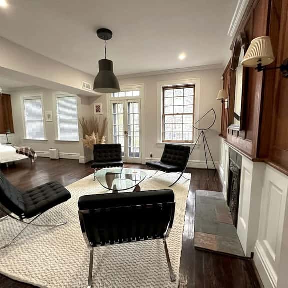 Central CWE Luxury, King Beds, Huge Primary Suite - Image 1