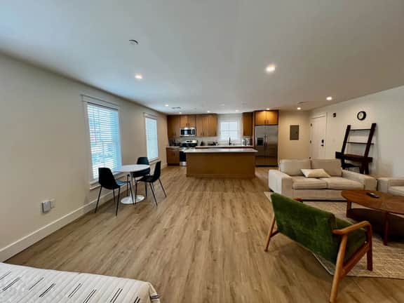 Apt 201 · Hudson Valley Luxury Apartment! - Image 3