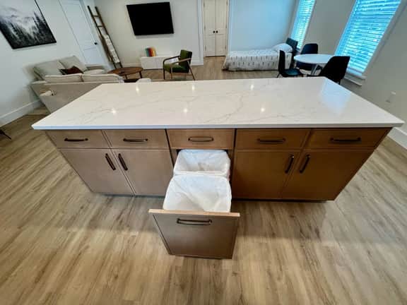Apt 201 · Hudson Valley Luxury Apartment! - Image 4