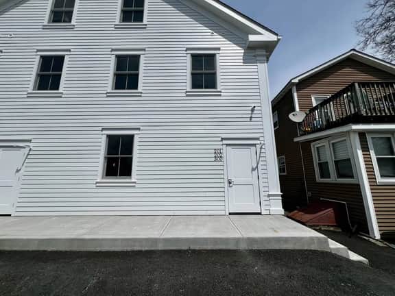 Apt 201 · Hudson Valley Luxury Apartment! - Image 5