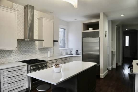 Central CWE Luxury, King Beds, Huge Primary Suite - Image 2
