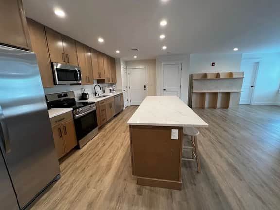 Hudson Valley Modern Apartment 2. Village Center. - Image 5