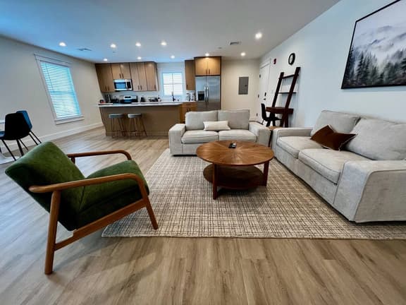 Apt 201 · Hudson Valley Luxury Apartment! - Image 1