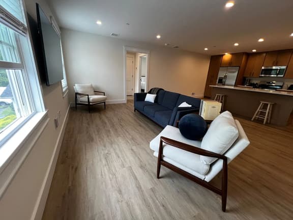 Hudson Valley Modern Apartment 2. Village Center. - Image 1